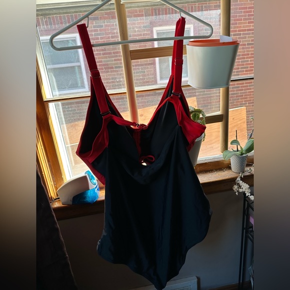 Daci Women Red Black Plus Size Swimsuits 1 Piece Cutout Tummy Control V Neck - Picture 9 of 10